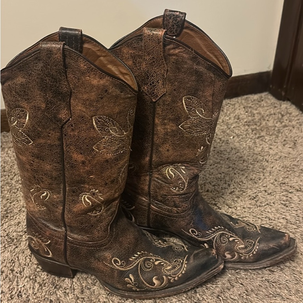 Circle G Brown Cowgirl Boots with Embroidery